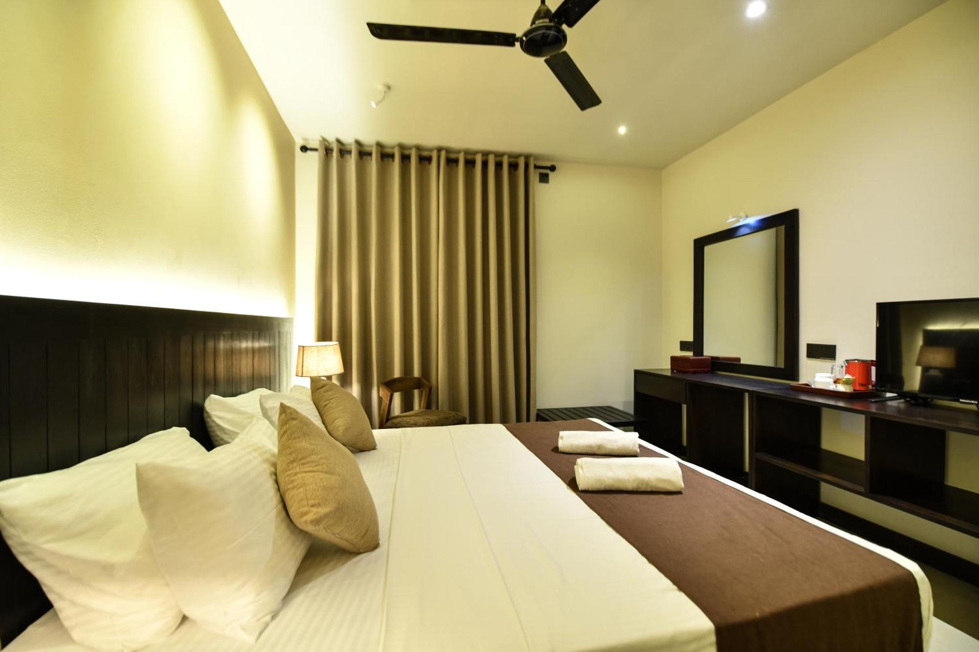 Hiriketiya Beach Resort ディックウェラ エクステリア 写真